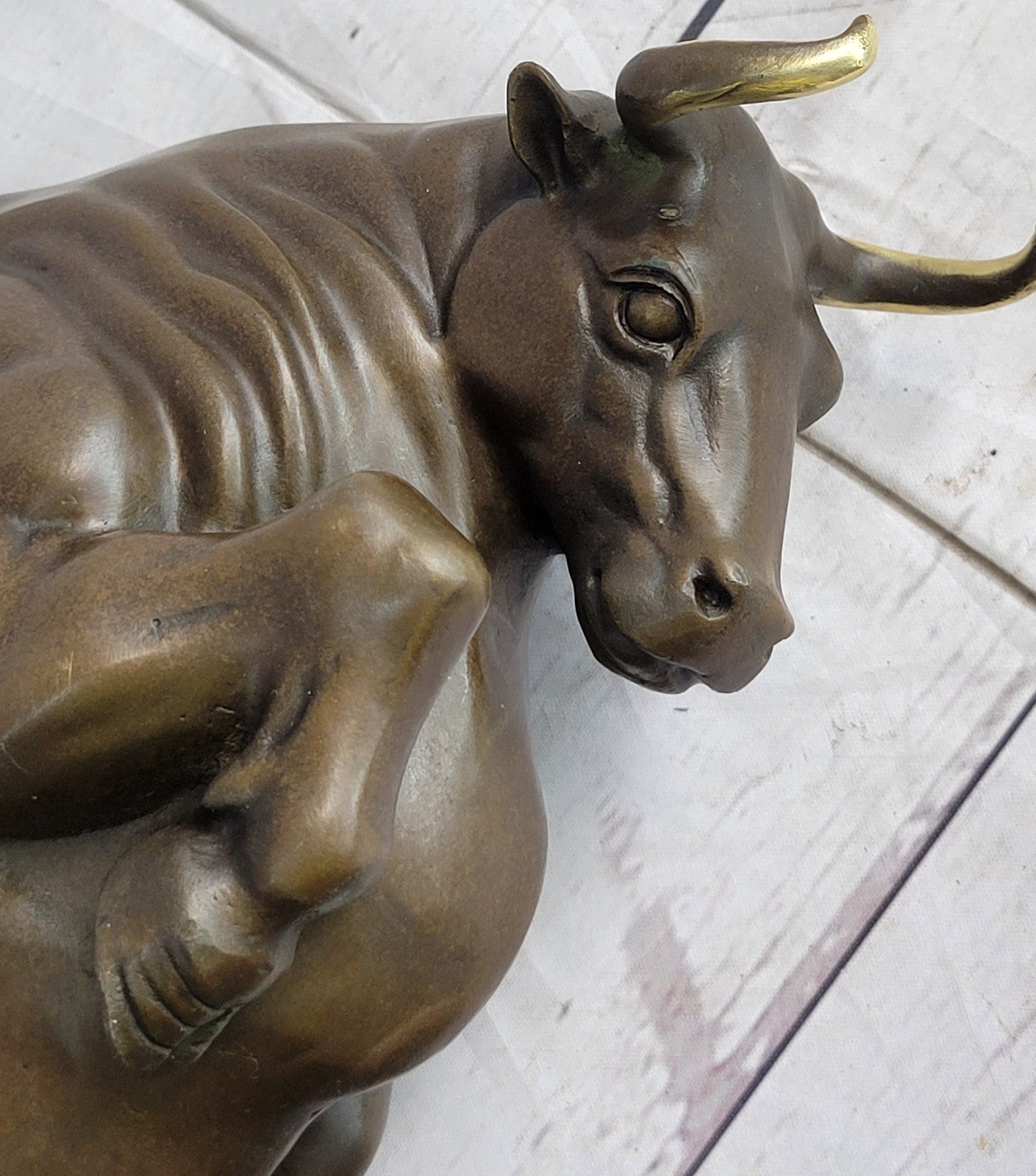 Gorgeous Special Patina Stock Market Bull Natural Wooden Base Bronze Figurine NR