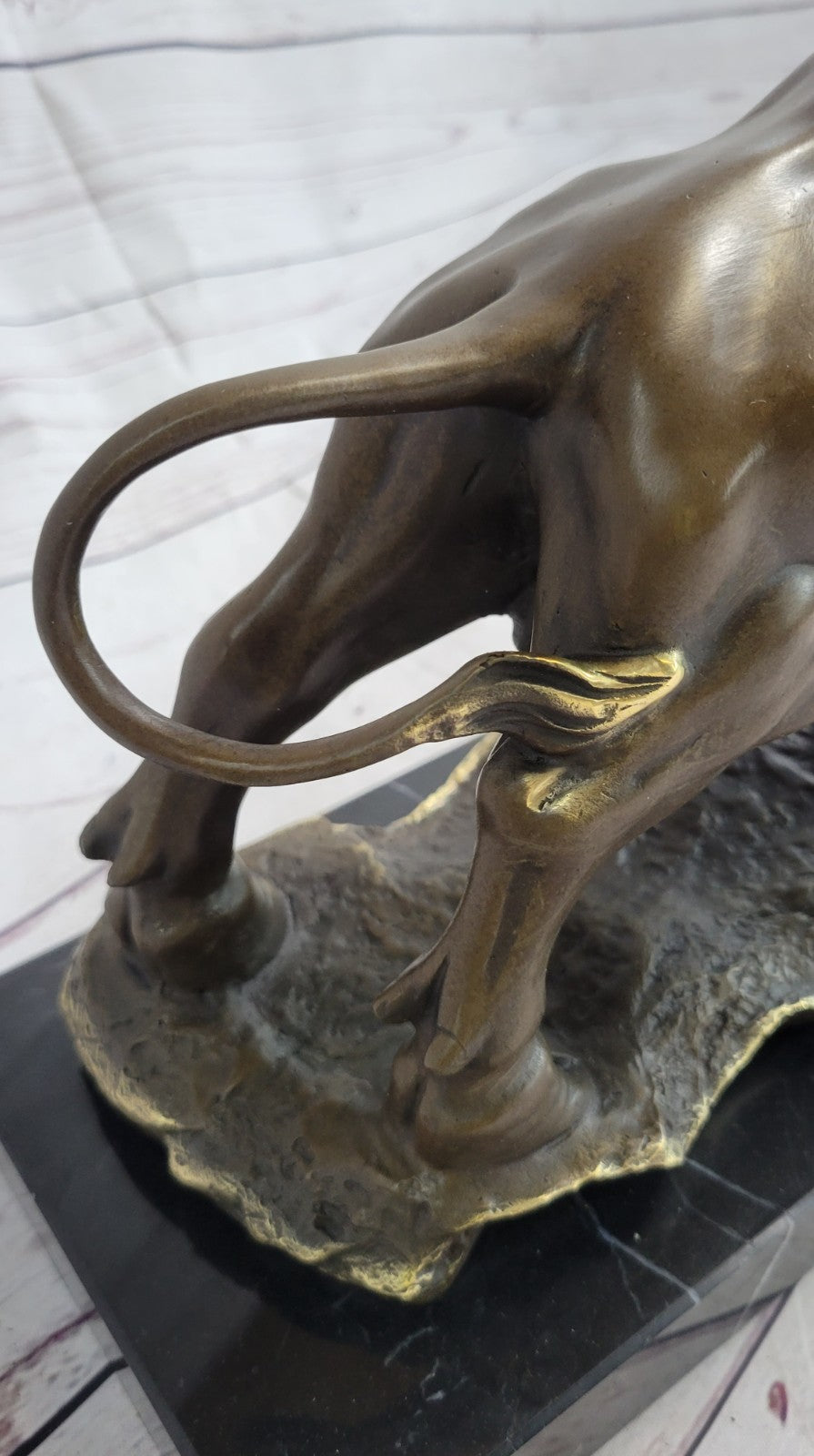Gorgeous Special Patina Stock Market Bull Natural Wooden Base Bronze Figurine NR