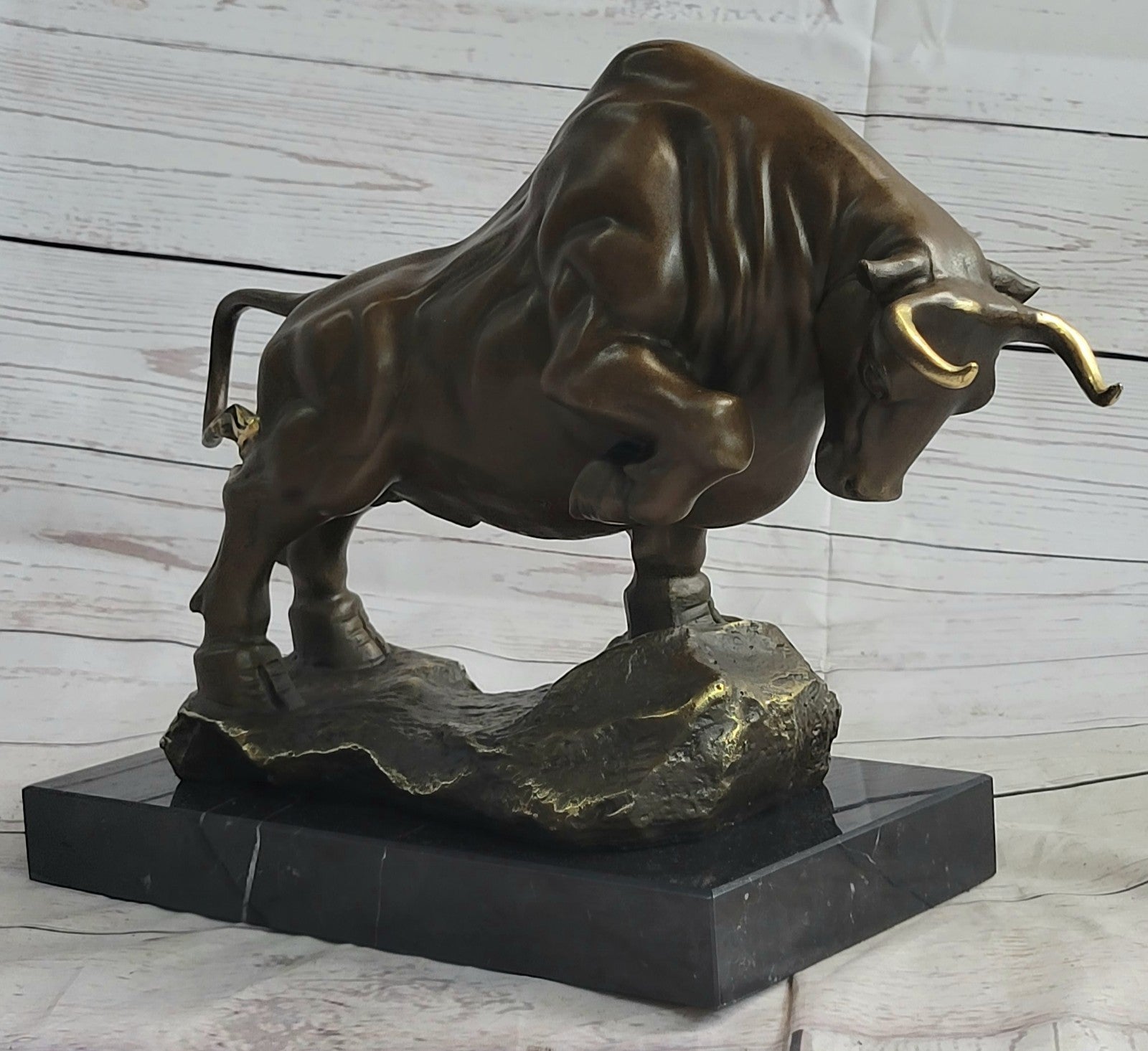 Gorgeous Special Patina Stock Market Bull Natural Wooden Base Bronze Figurine NR