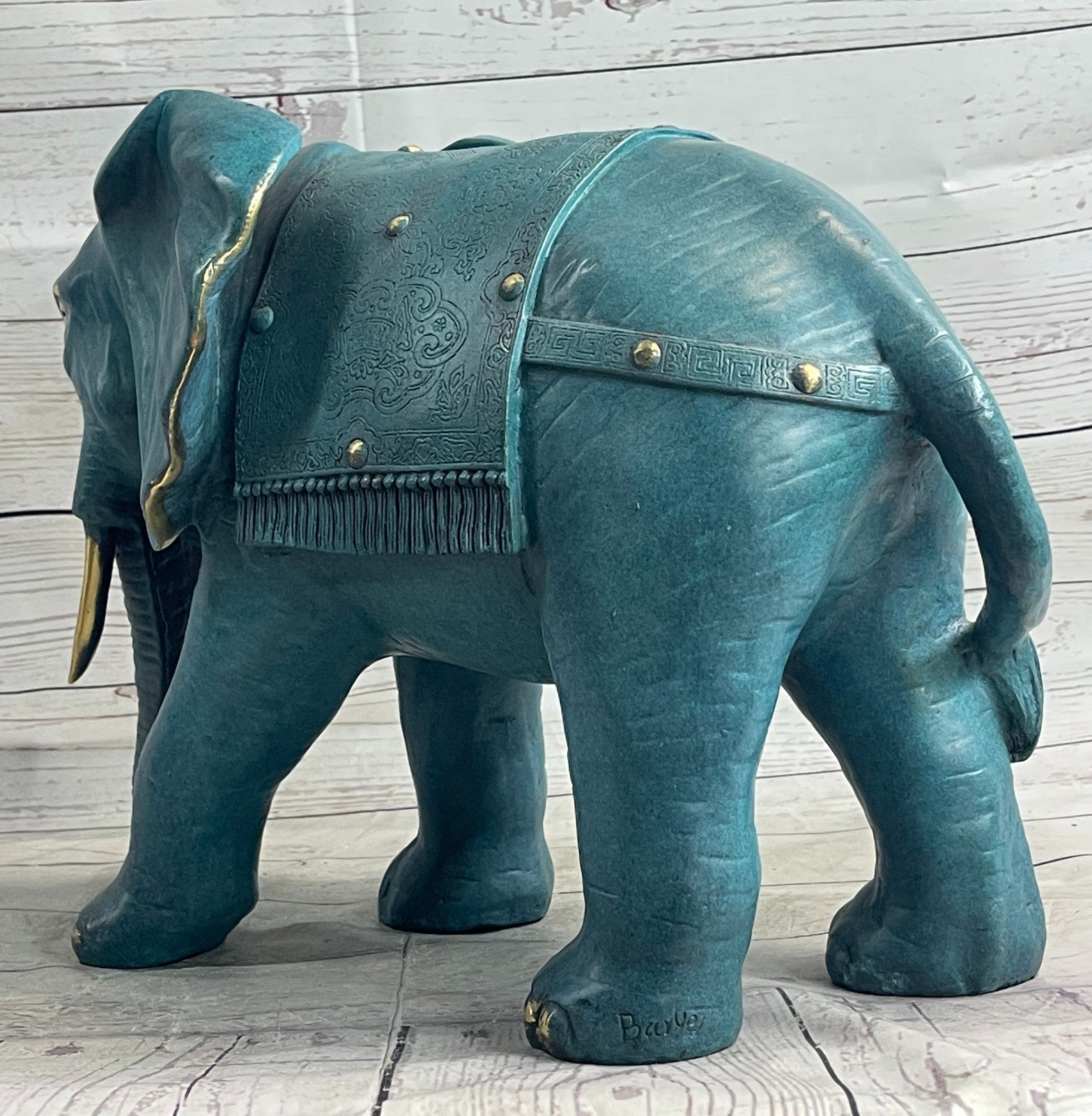 Metal Desk Top Sculpture / Bronze Elephant Hot Cast Multi Function Figurine Sale
