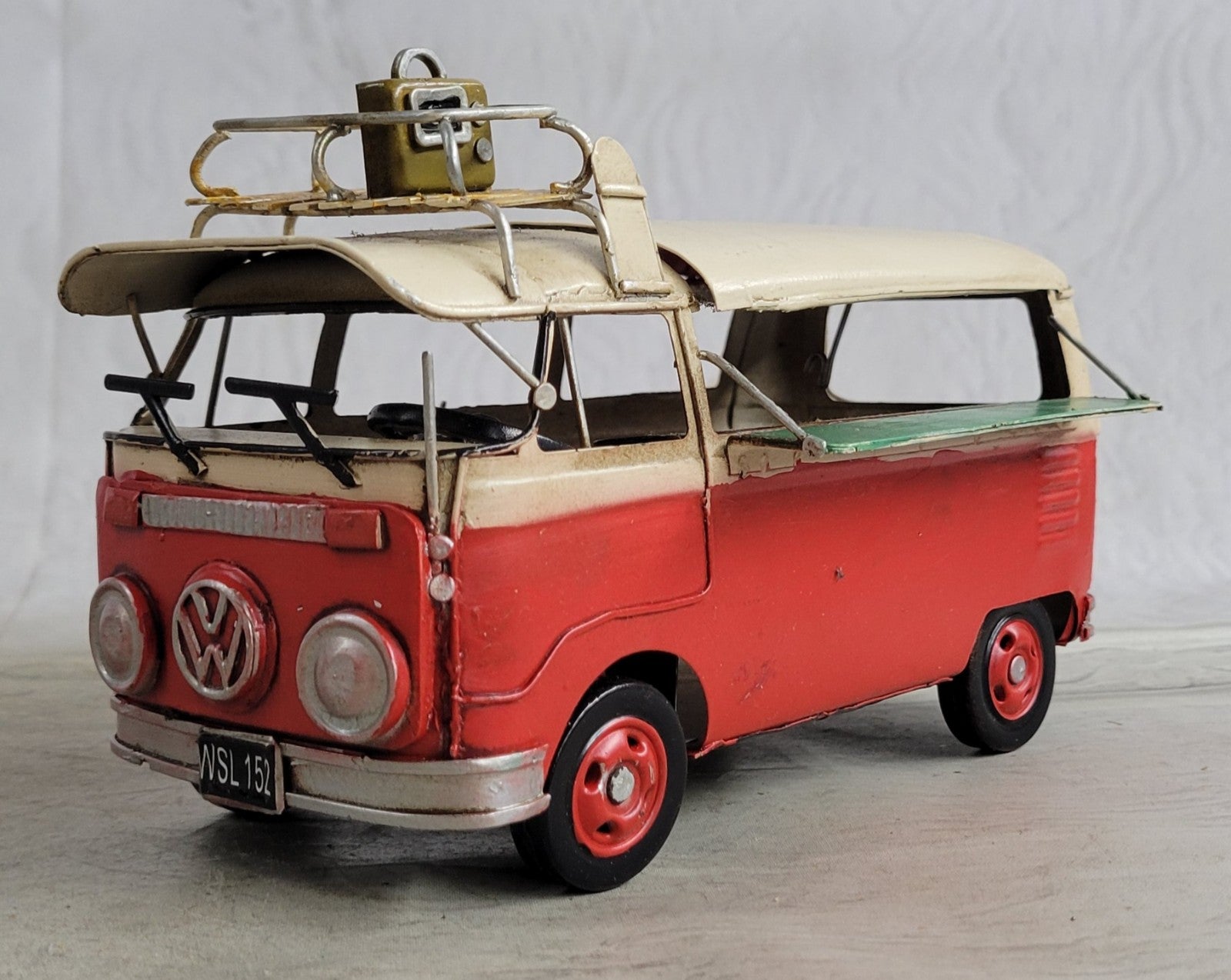 VW T1b Samba in White/Red in 1:24 Scale by European Finery Diecast Model