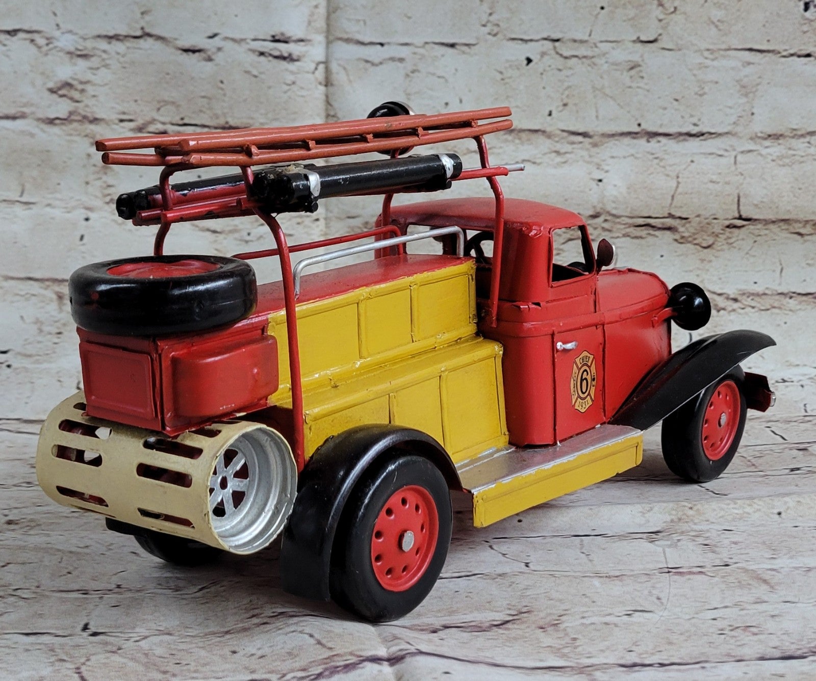 Chief Fire truck Metal Crafts for Home/Pub/Cafe Decoration Or Gift Decor
