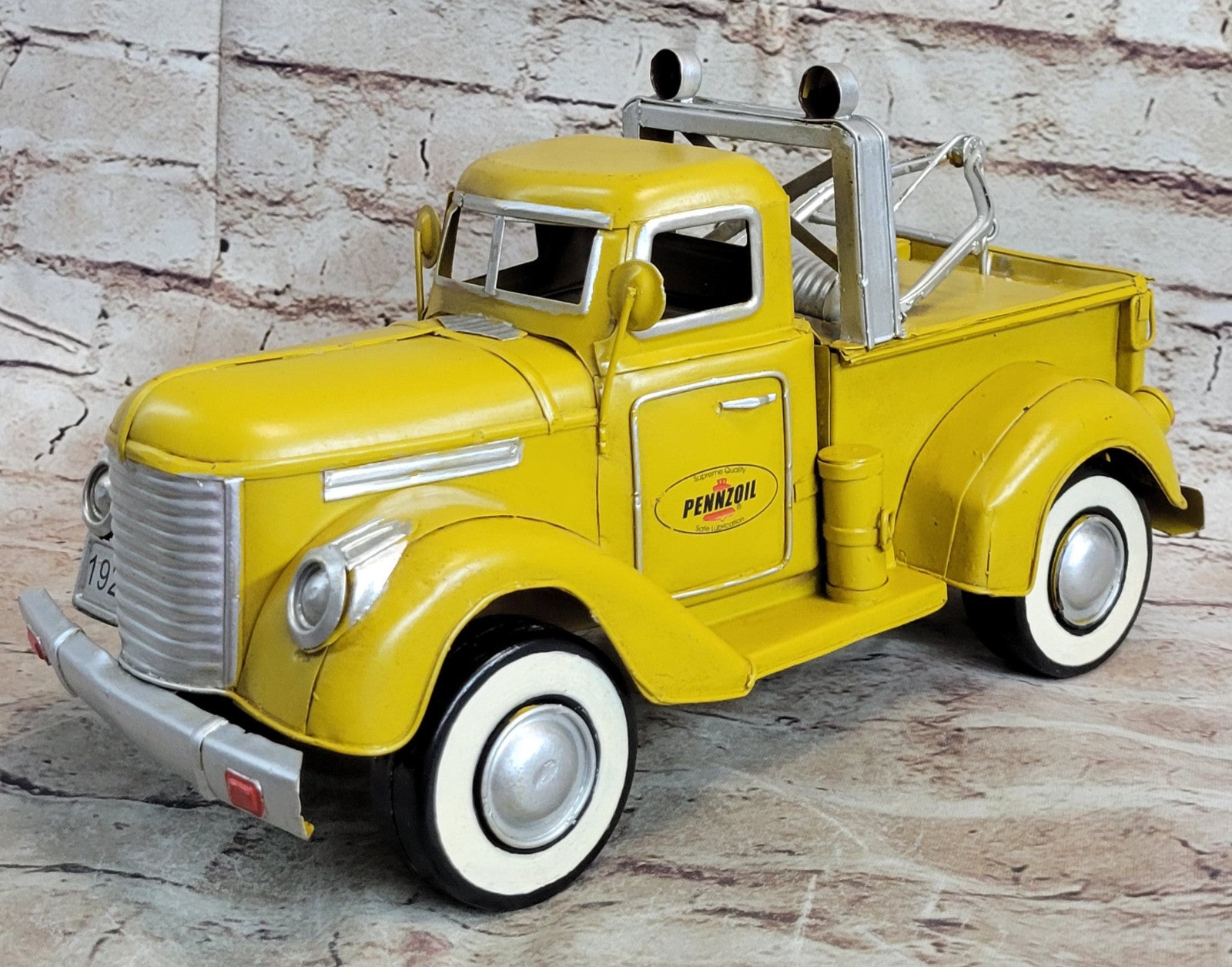 Pennzoil Tow Truck Metal Desk Model 12" Automotive Decor Decoration Sale