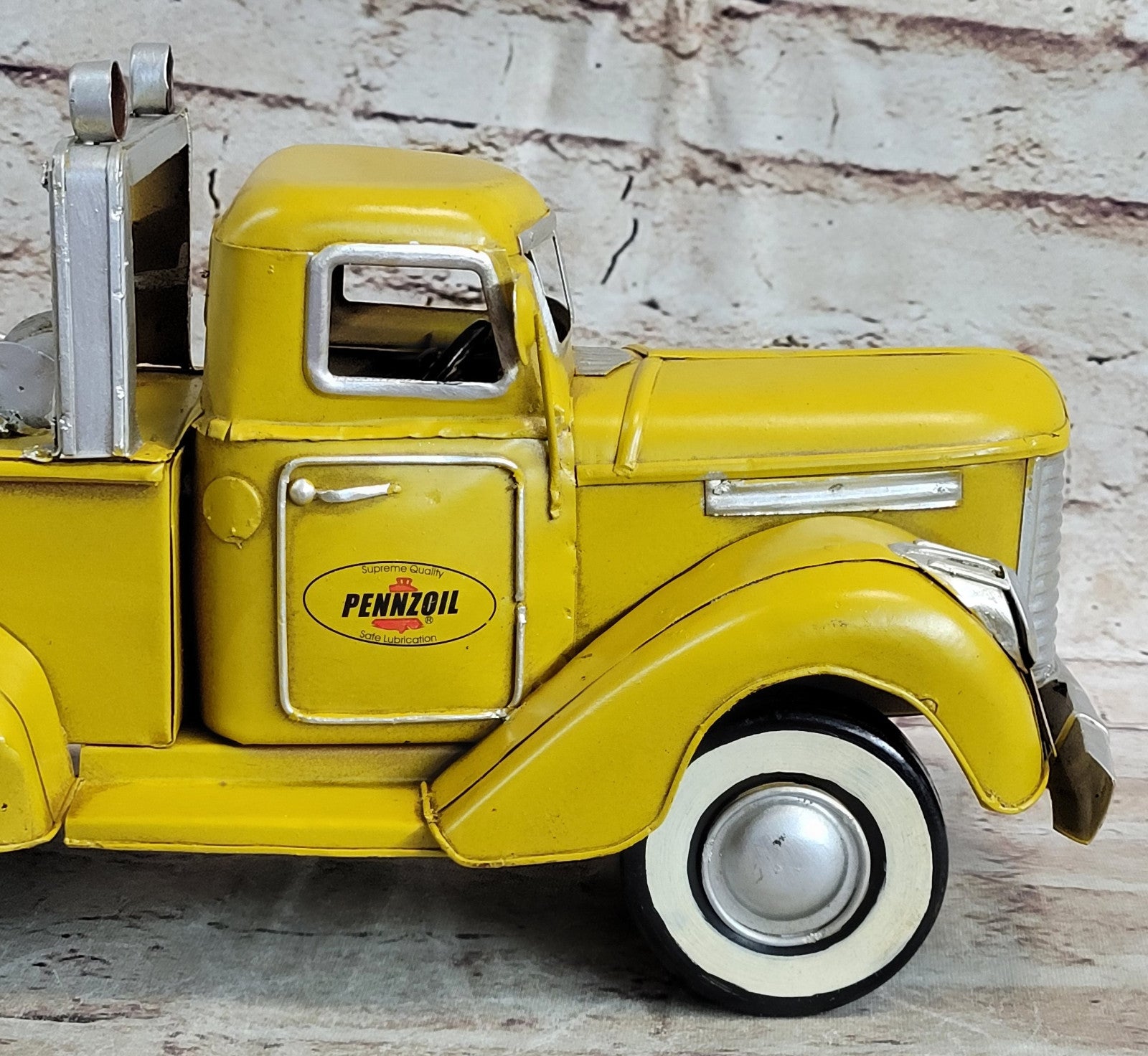 Pennzoil Tow Truck Metal Desk Model 12" Automotive Decor Decoration Sale