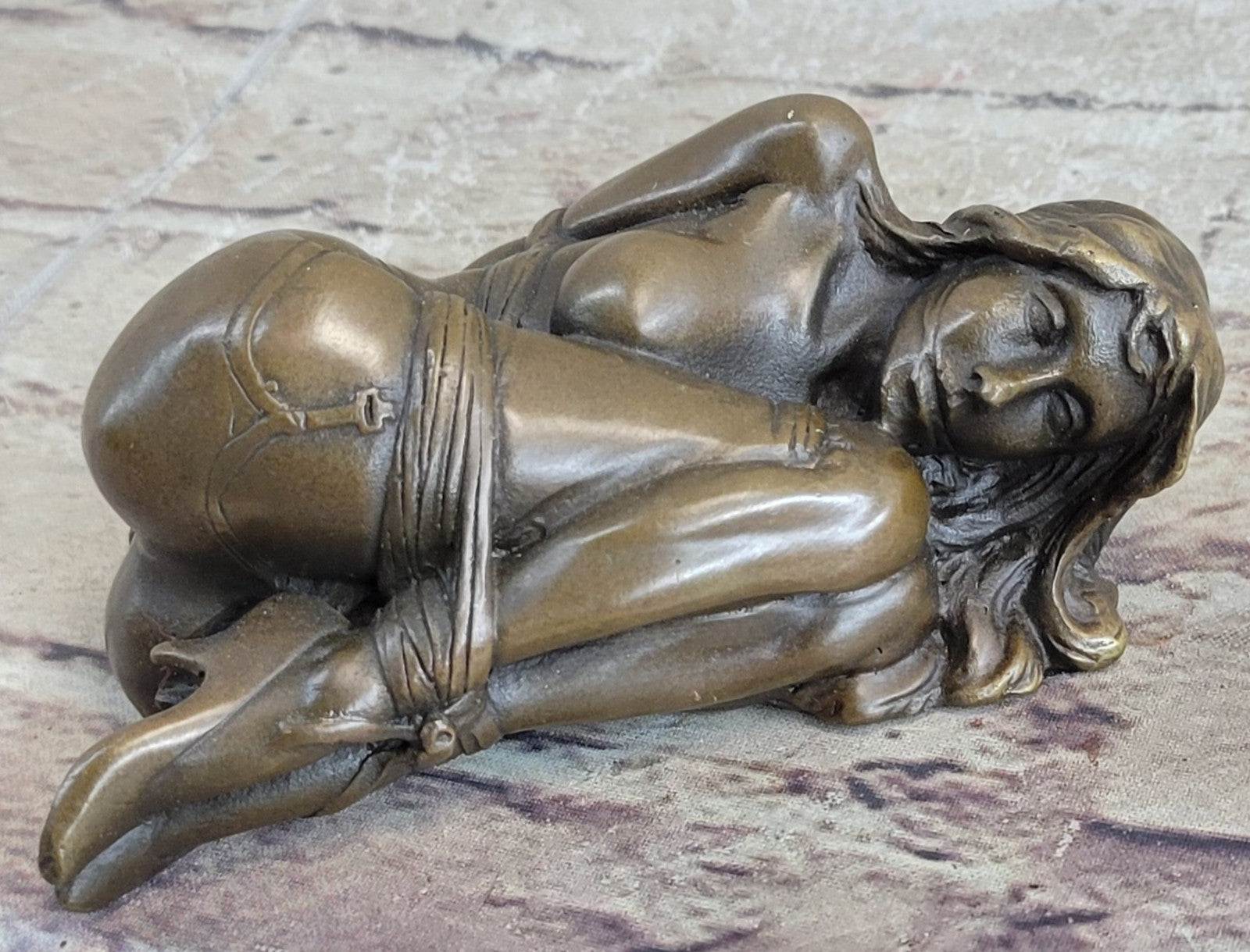 Bondage Girl Chantal - Erotische Sex-Bronze - signiert Original Milo Sculpture