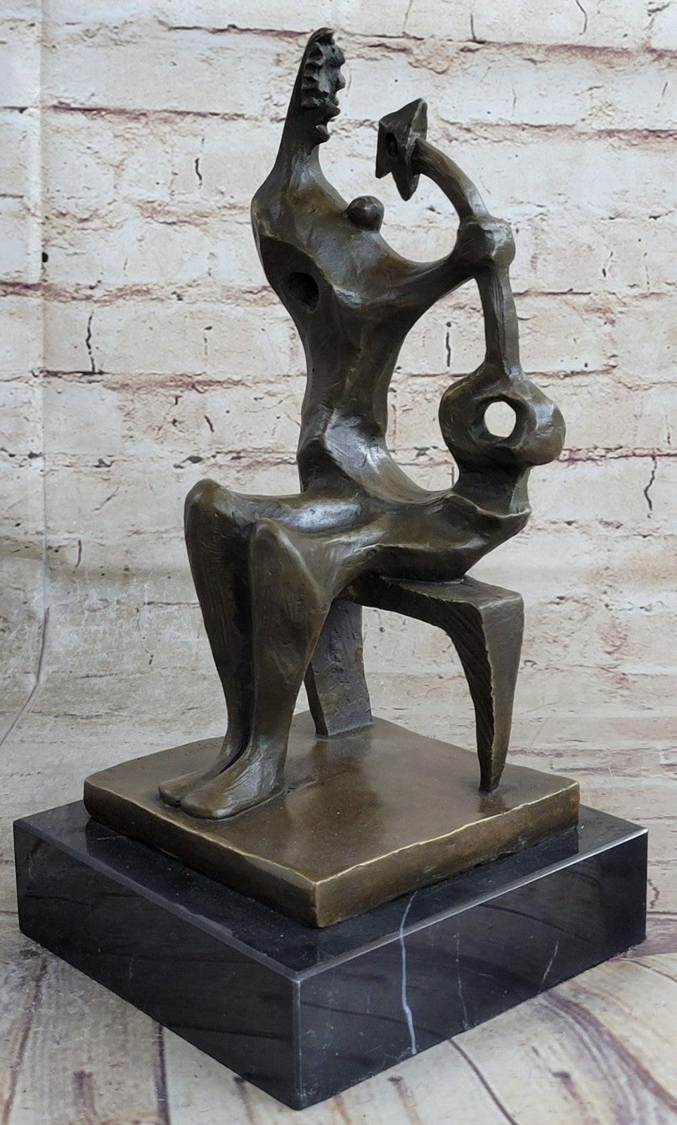 Nice bronze sculpture Mother with child signed H. Moore Art Deco Figure Hot Cast