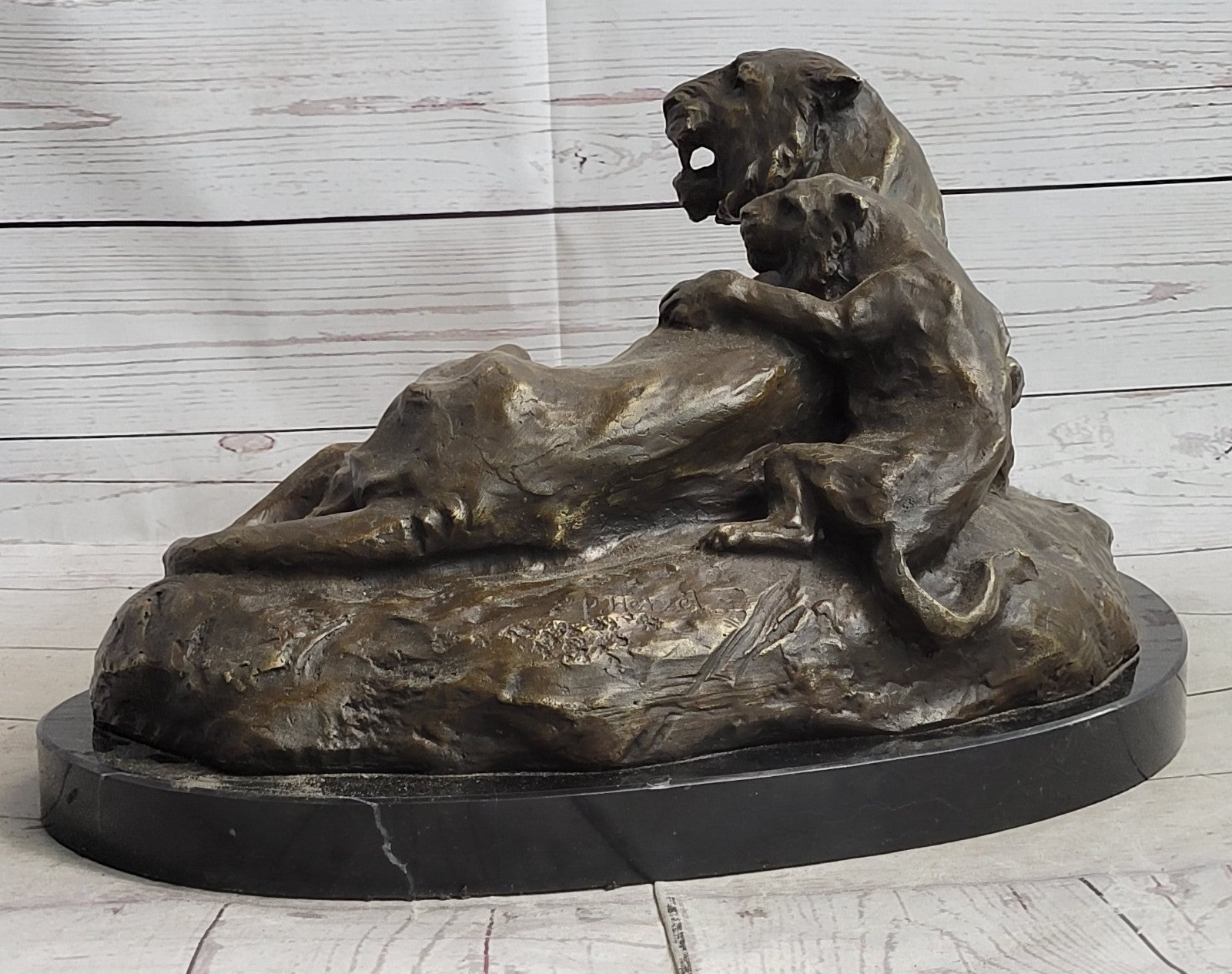 Exquisite Bronze Lion and Cub Sculpture - African Wildlife Figurine Art