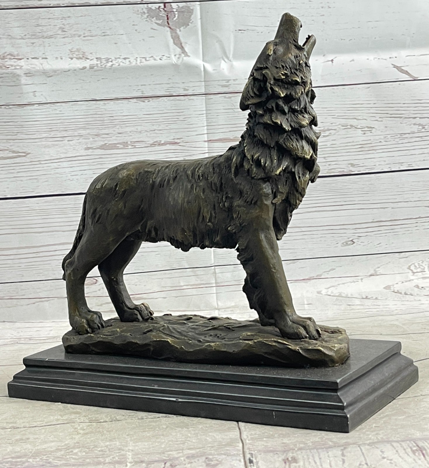 Hot Cast Bronze Wolf Howling Sculpture Signed Original by Milo Cabin Home Decoration