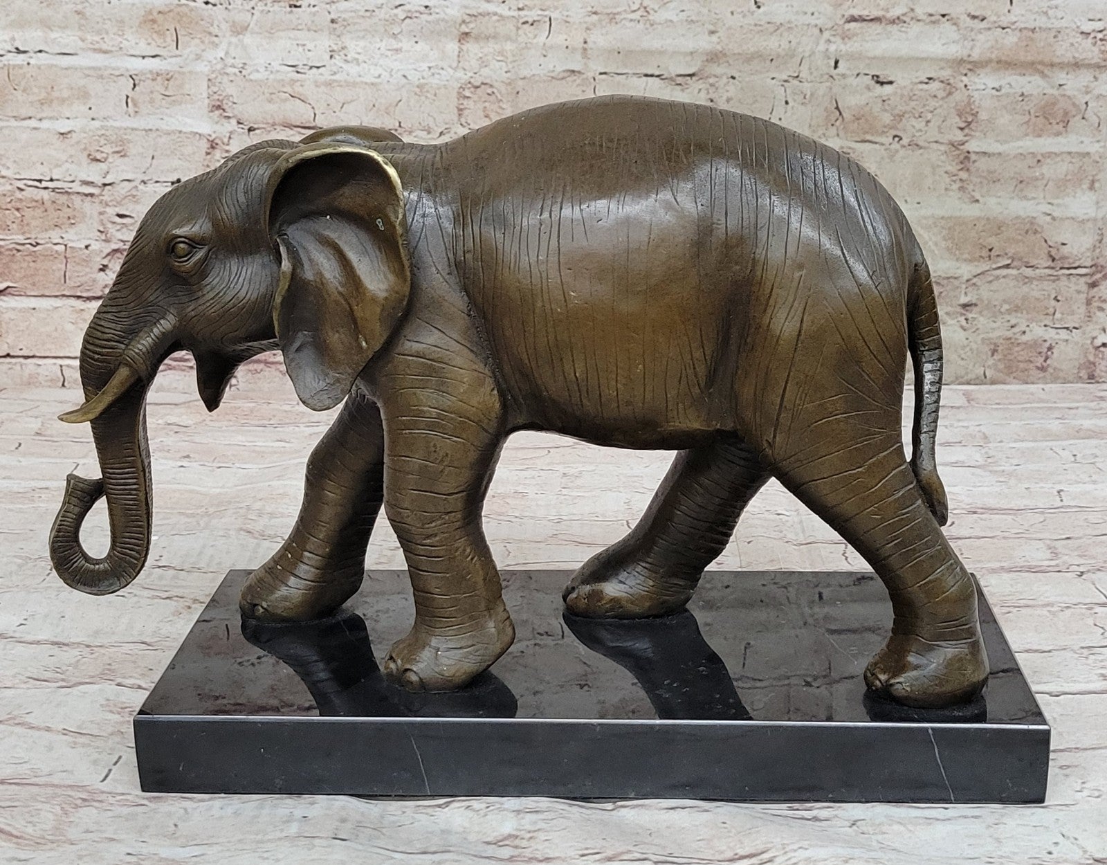 Elephant Figurine - Impressive Bronze Statue with Symbolic Significance Gift