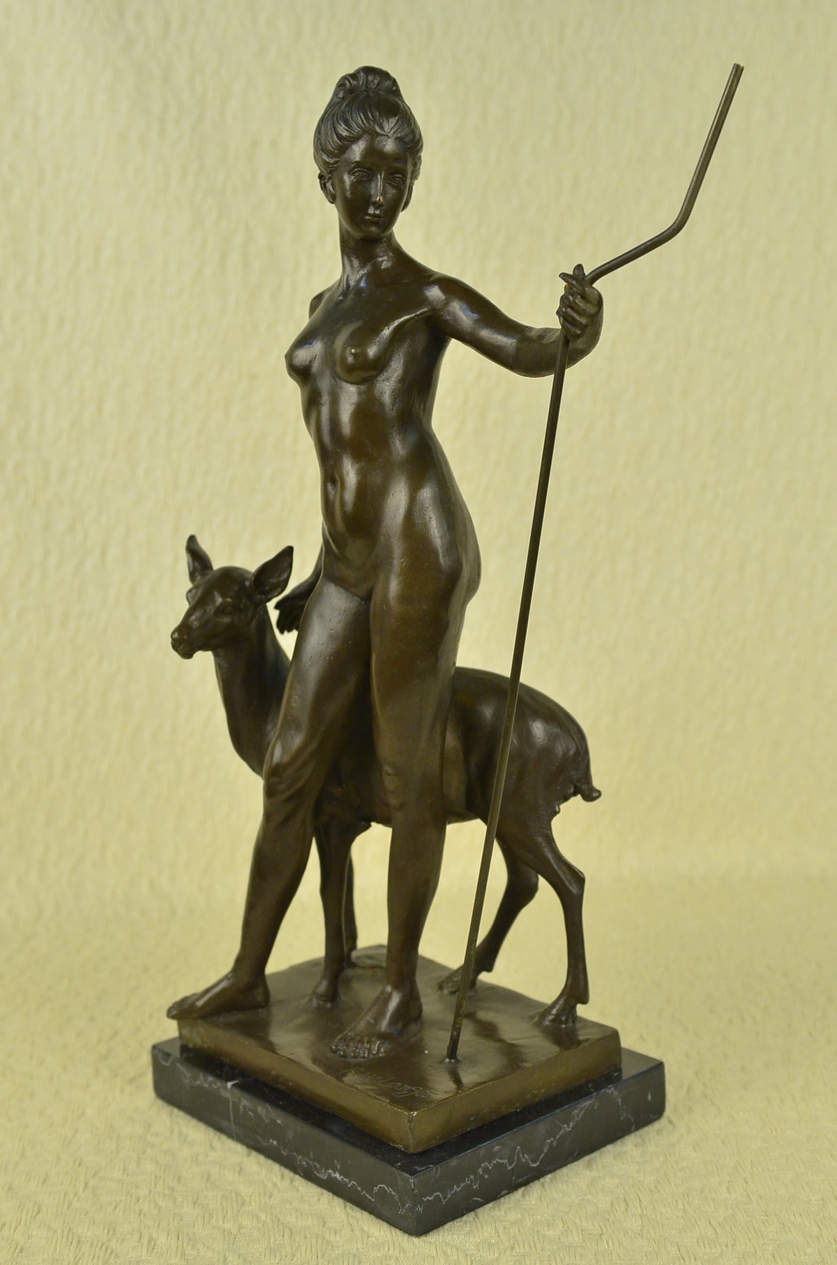 Bronze of "Diana Chasseresse or The Diana of Versailles Hot Cast Classic Artwork