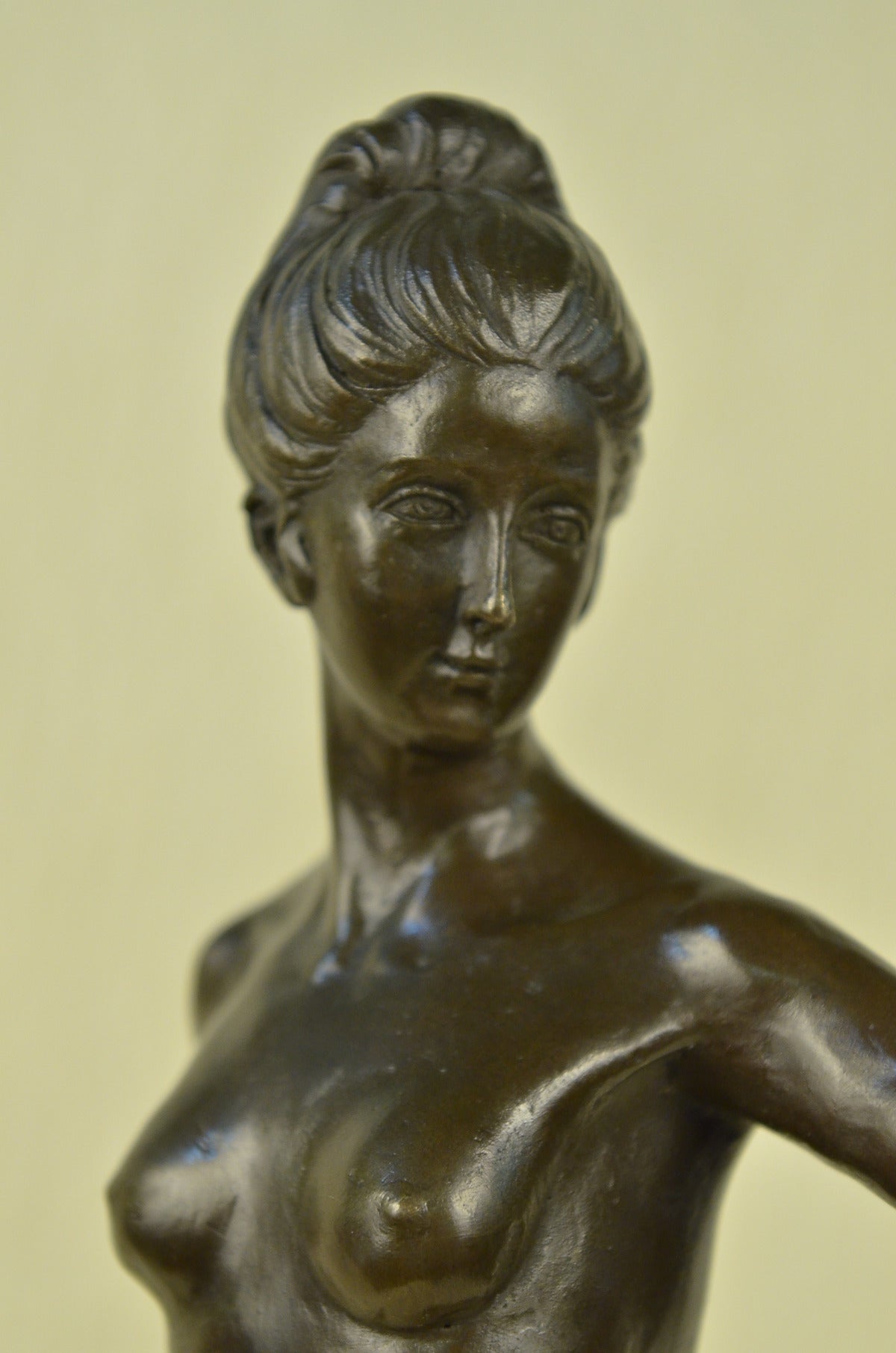 Bronze of "Diana Chasseresse or The Diana of Versailles Hot Cast Classic Artwork