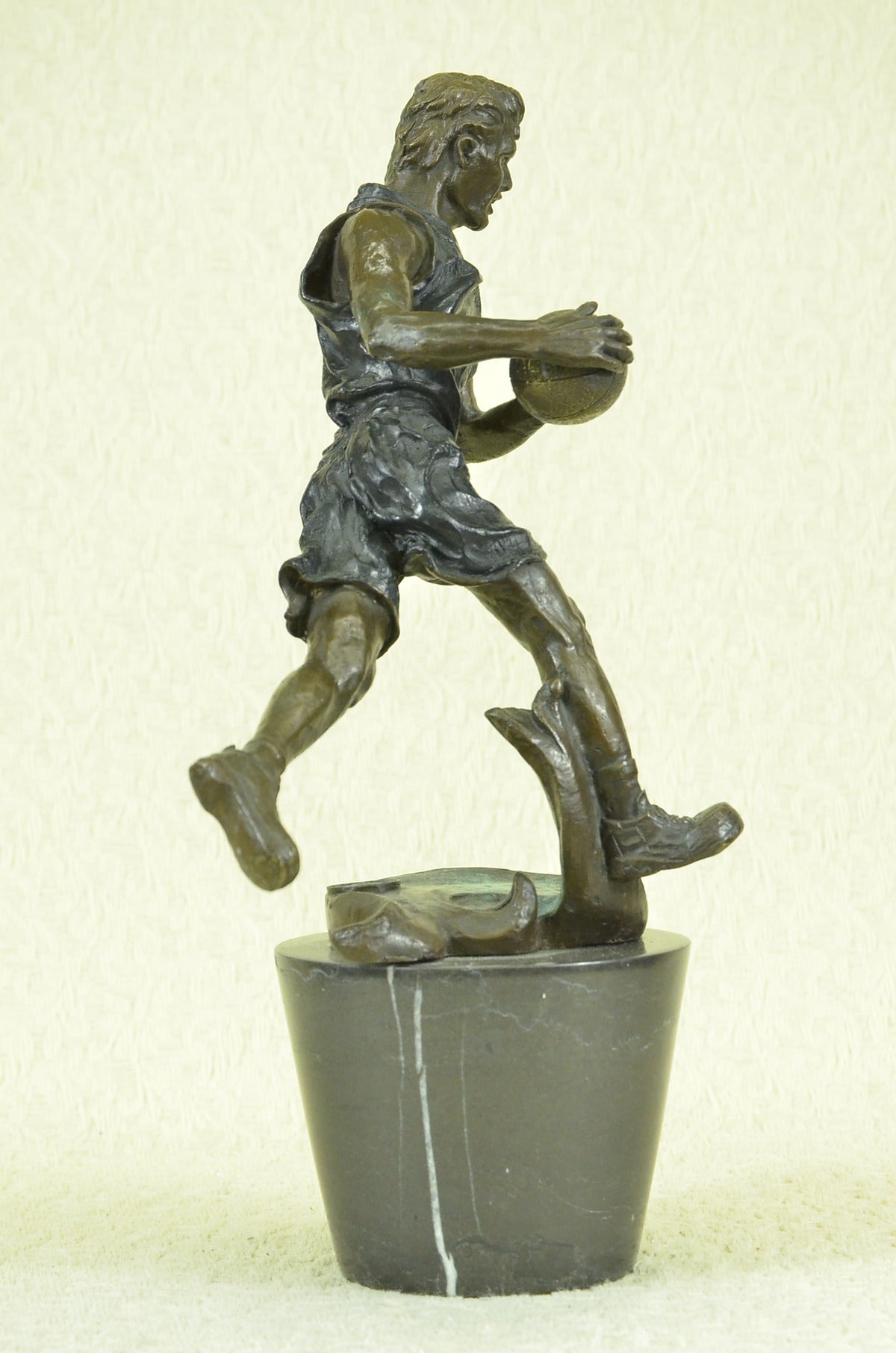 VINTAGE BRONZE STATUE BASKETBALL PLAYER SPORTS ICON BLACK MARBLE POST UP