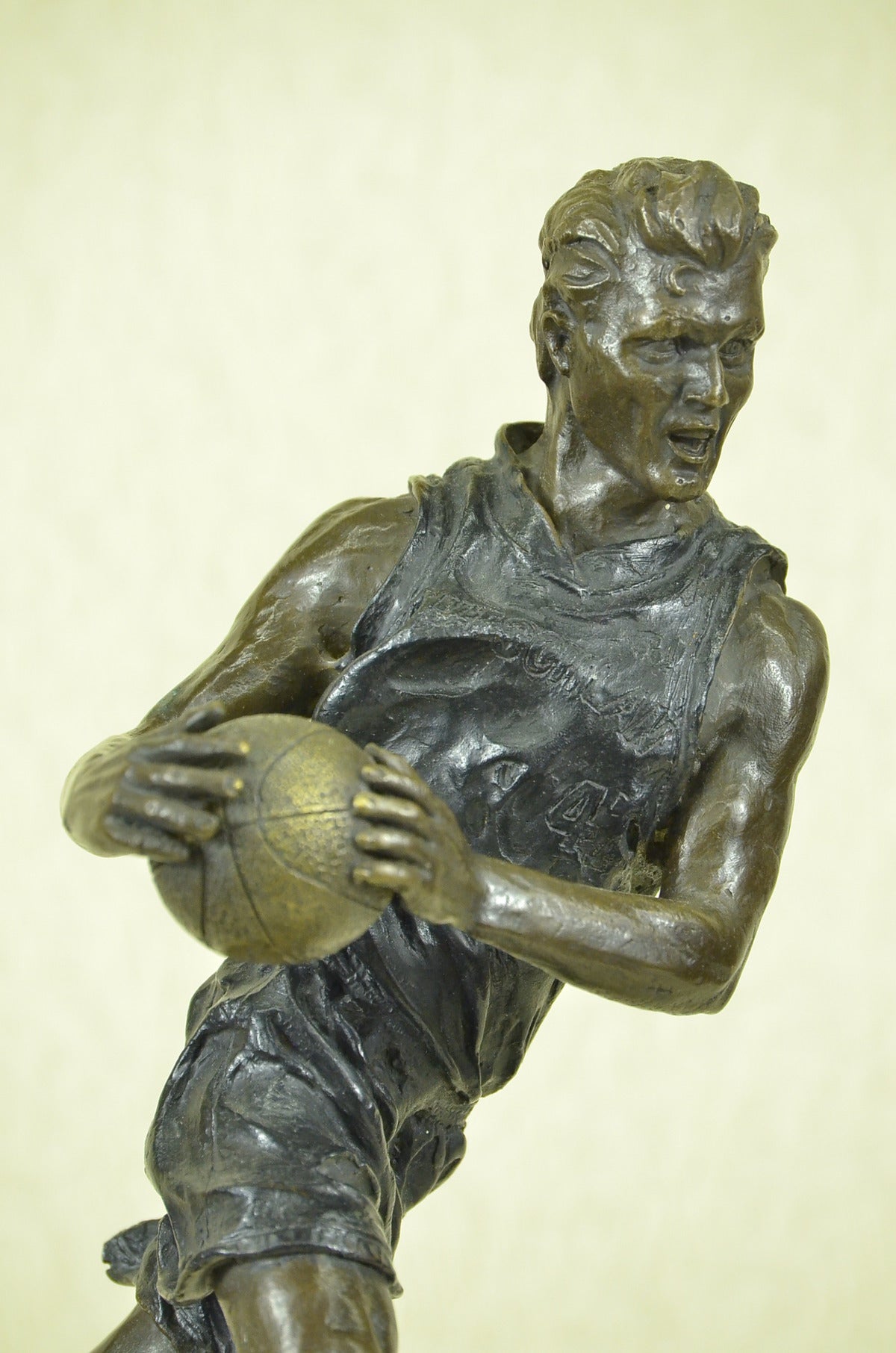 VINTAGE BRONZE STATUE BASKETBALL PLAYER SPORTS ICON BLACK MARBLE POST UP