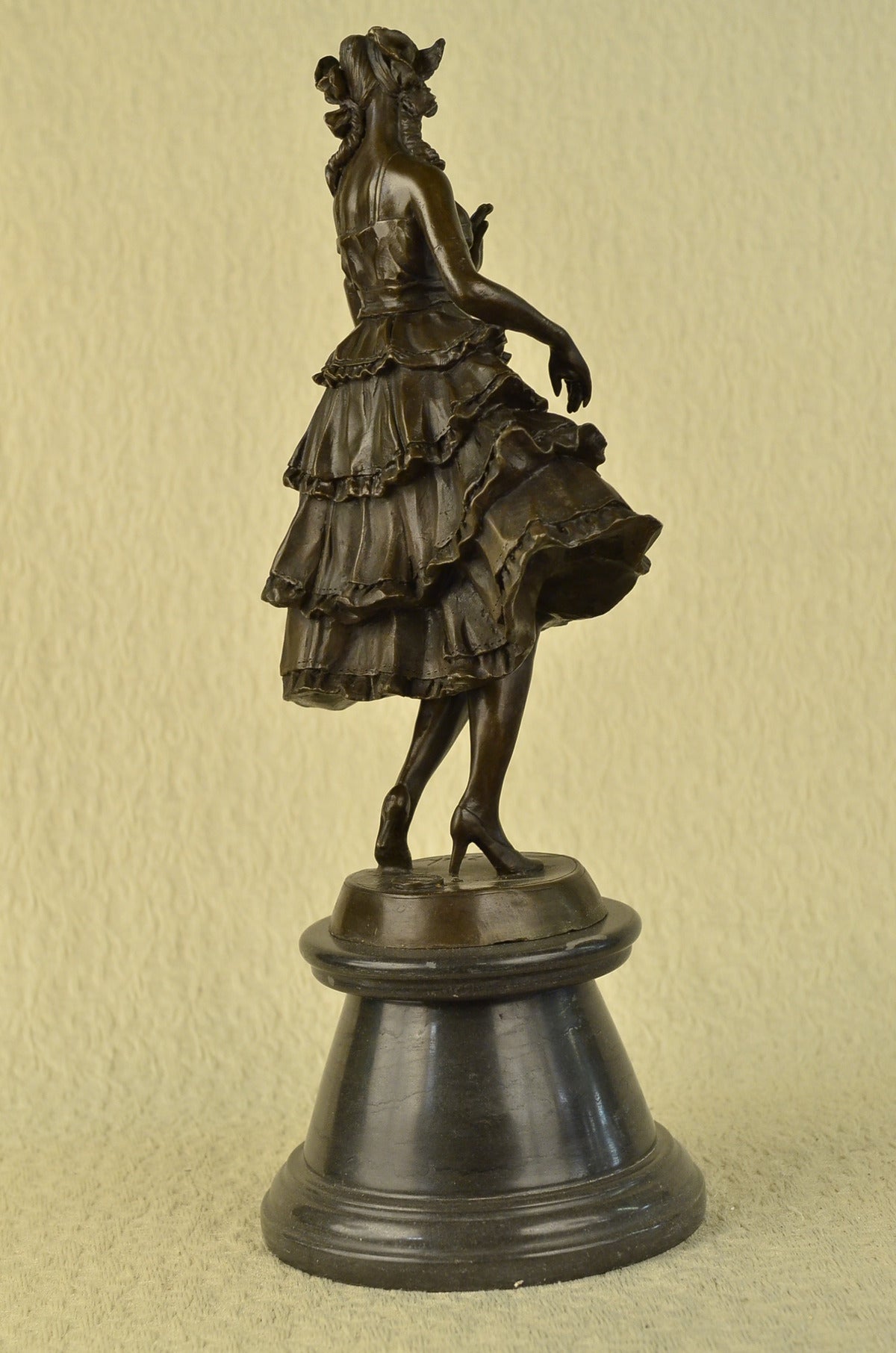 Nouveau Lady Dressed Well Classic Bruno Bronze Sculpture Statue Figurine Figure