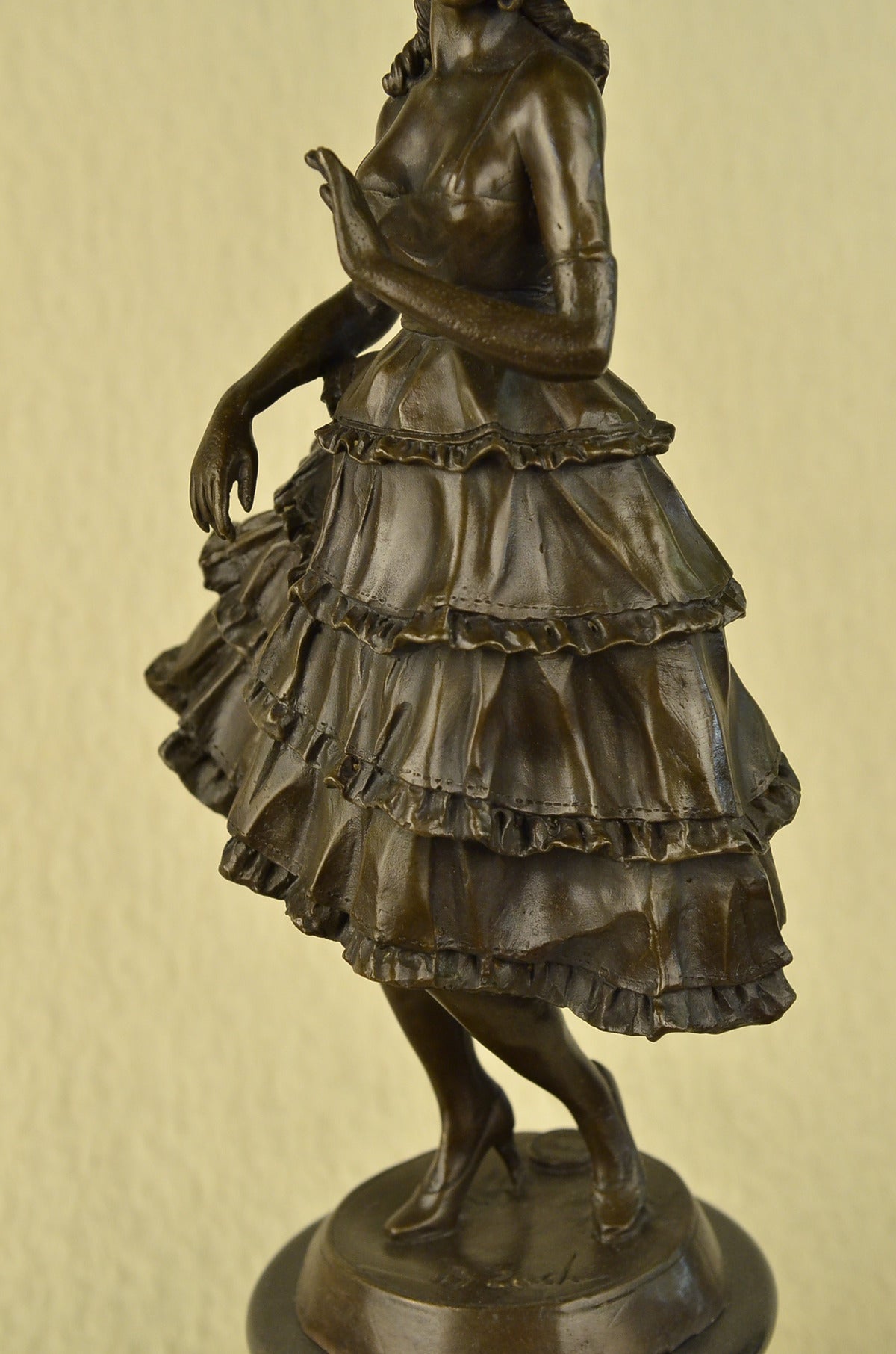Nouveau Lady Dressed Well Classic Bruno Bronze Sculpture Statue Figurine Figure