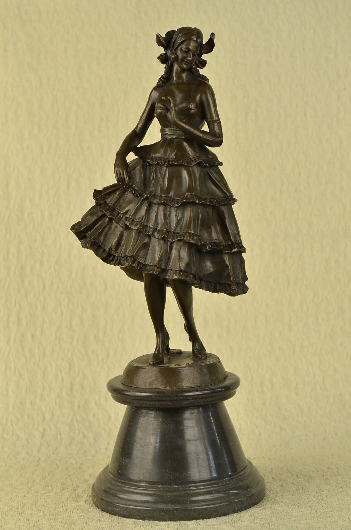 Nouveau Lady Dressed Well Classic Bruno Bronze Sculpture Statue Figurine Figure